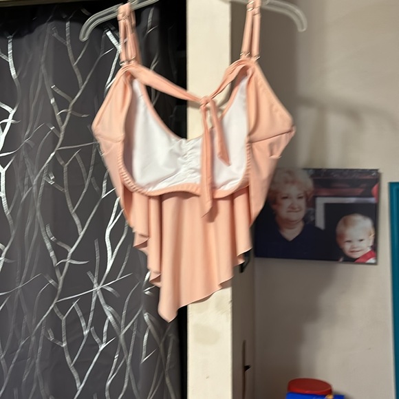 Tankini top with adjustable straps - Picture 2 of 2